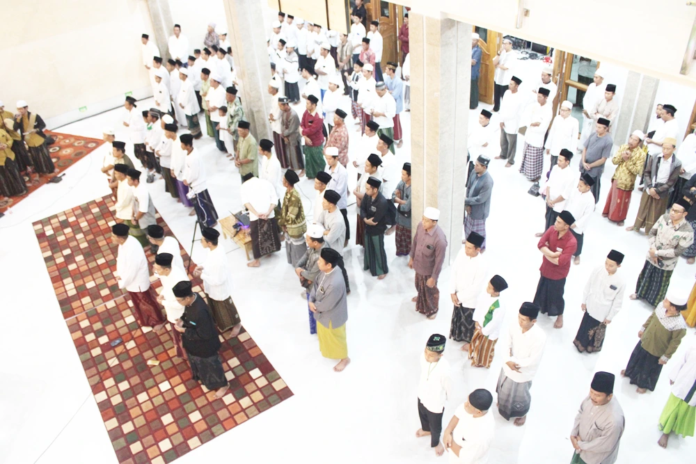 Pengajian Akbar dan Penyerahan Hadiah Juara Fesqi Yayasan Asiyah Annur Lamongan